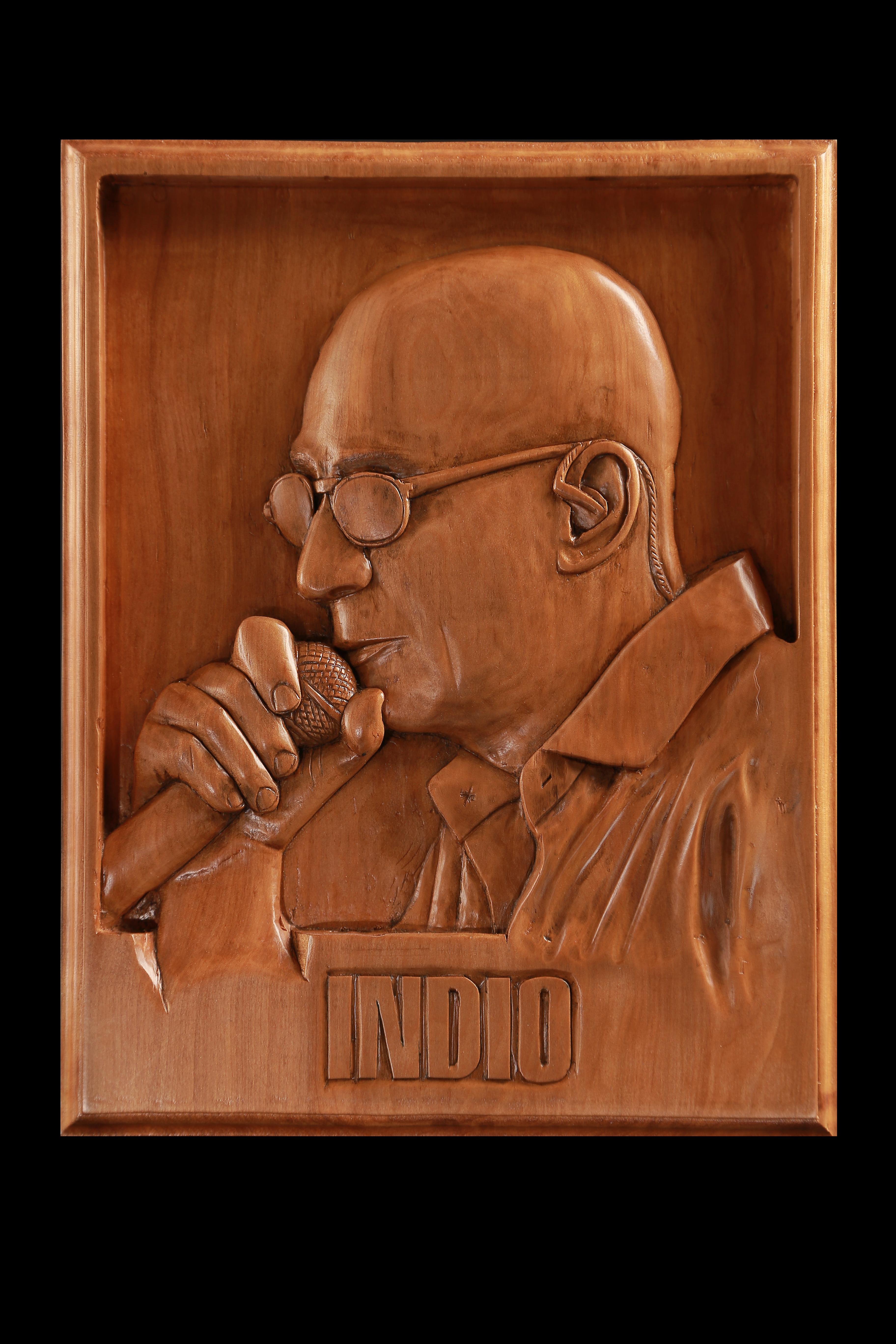 Retrato del Indio Solari tallado en madera de lenga, 34x30cm